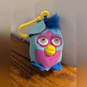 Furby Plush Keychain Clip Toy. This adorable toy is vintage  Y2K 1998-2000.